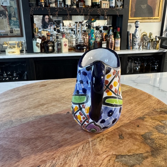 Mexican Talavera Pottery for Citrus juice, Syrup, Creamer Hand Painted & Signed - Picture 8 of 8